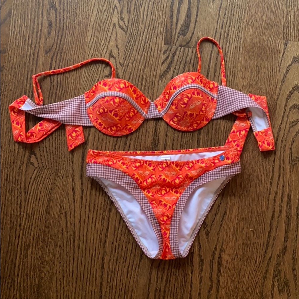 Kanaloa size small bikini